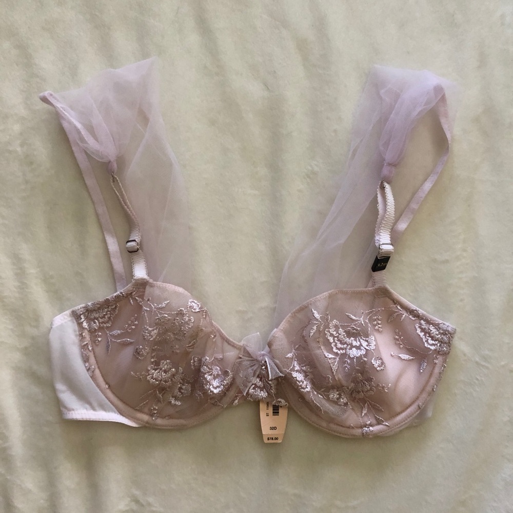 NWT 32D VS LE BRA ONLY